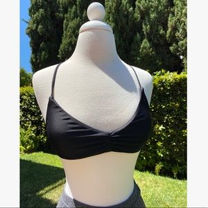 Volcom Strappy bikini top! 👙